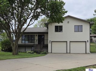 906 S Kingsley Ave, York, NE 68467