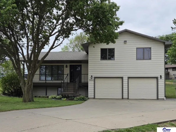 906 S Kingsley Ave, York, NE 68467