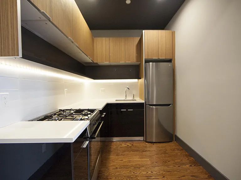 81 Stanhope St #2A — Photo 1