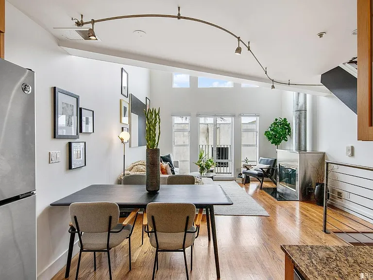 303 Langton St #2 — Photo 4