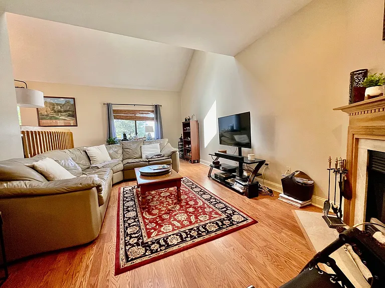 2 Hawthorne Pl — Photo 8
