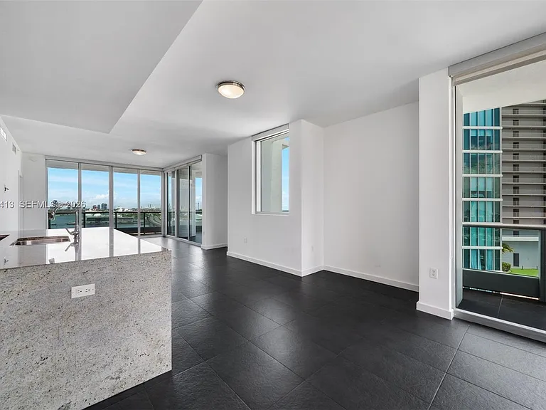 900 Biscayne Blvd — Photo 27