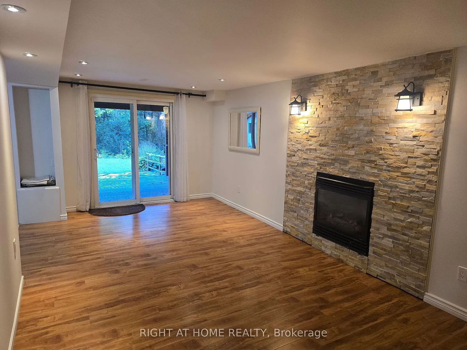 2 bed, $2,450 — Photo 1