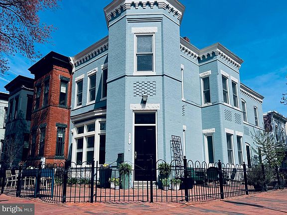 3rd image of 301 7th St NE