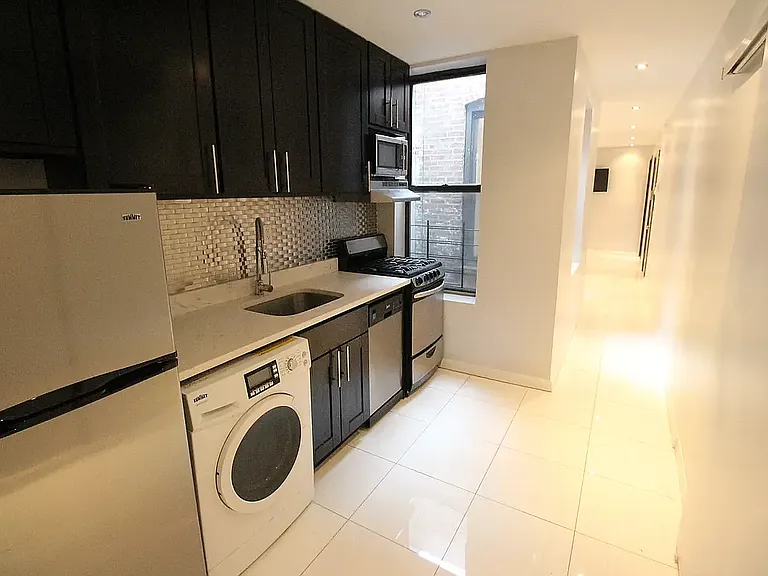 926 Amsterdam Ave #8 — Photo 2