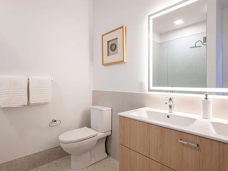 Wilton Center Lofts — Photo 15