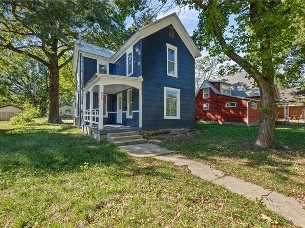 828 N Jefferson Ave, Iola, KS 66749