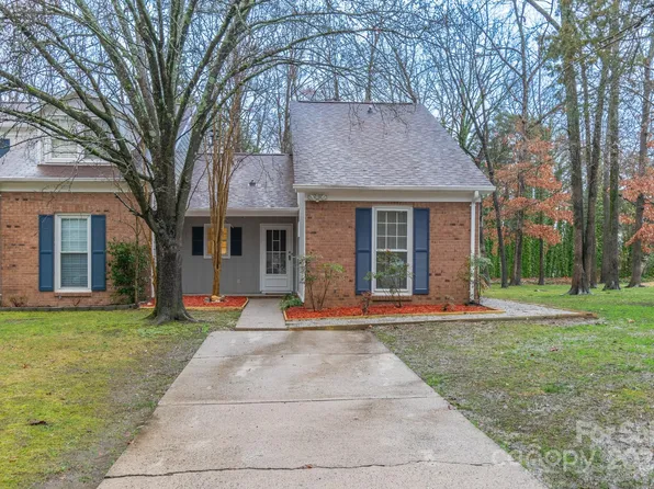 11127 Sevilla Ct, Charlotte, NC 28226