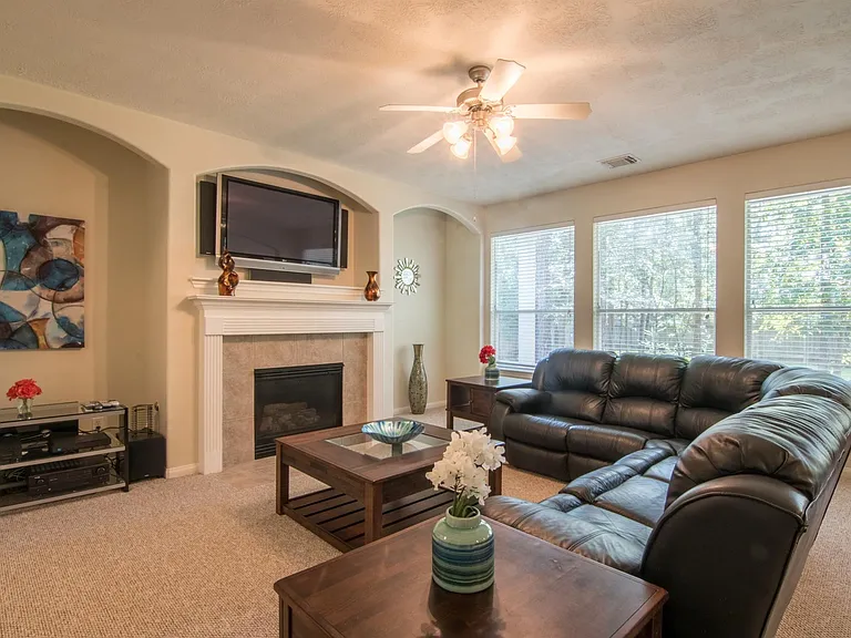 15 Aquiline Oaks Pl — Photo 14