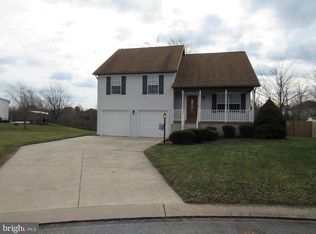 1060 Gora Rd S, York, PA 17404