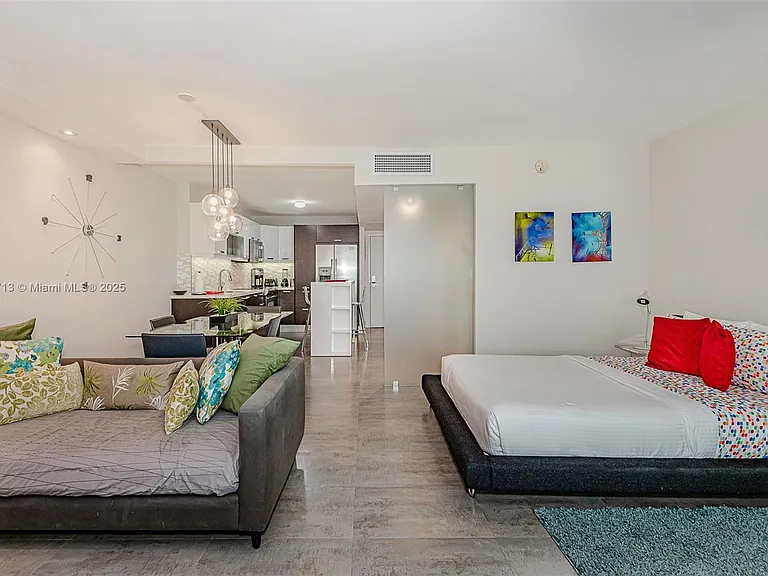 2301 Collins Ave #723 — Photo 14