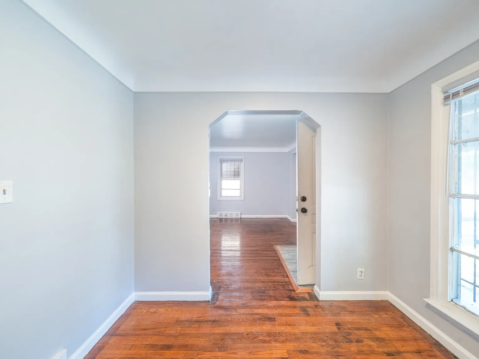 3 bed, 1081 sqft, $1,300 — Photo 4