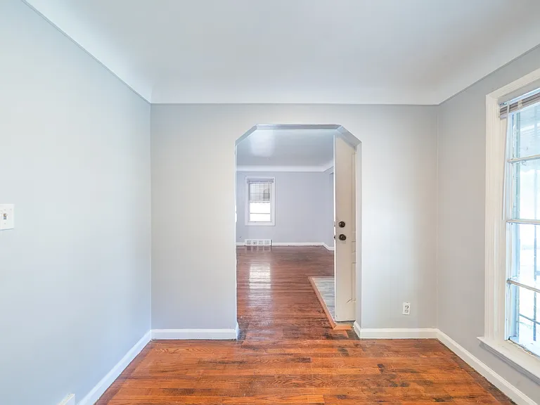 12105 Evergreen Ave — Photo 4