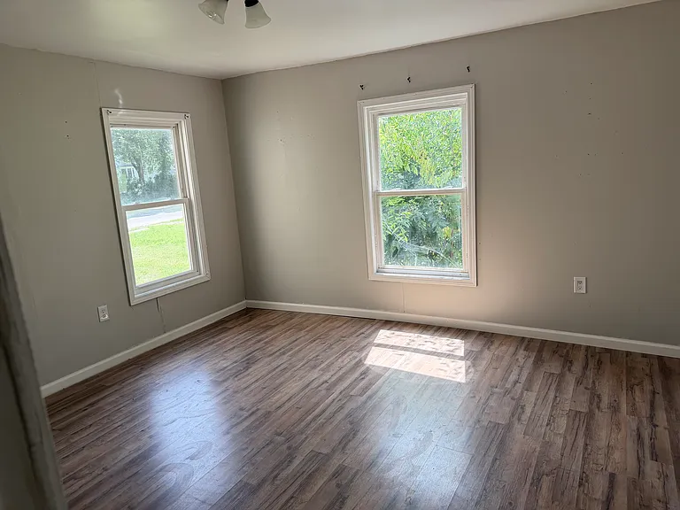 205 E 6th Ave — Photo 3