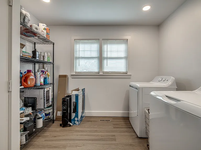 1111 W Comanche St — Photo 41