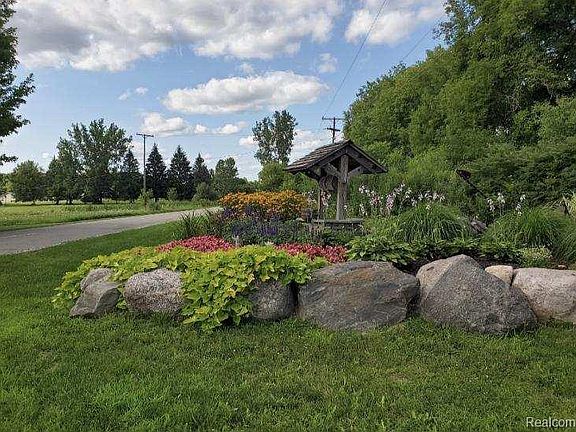 3rd image of 1915 S Lake George Rd