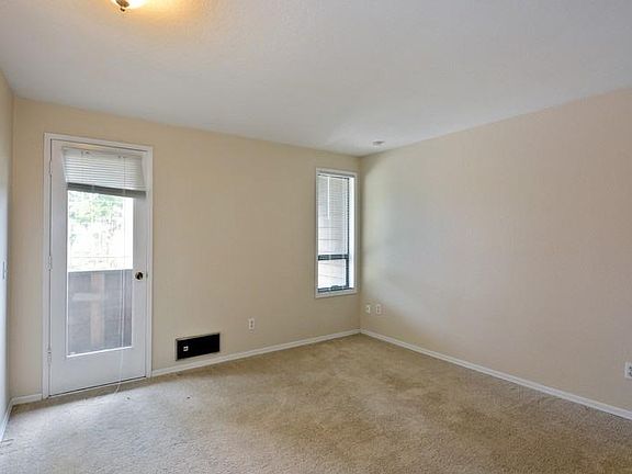 4th image of 7516 218th St SW APT 4