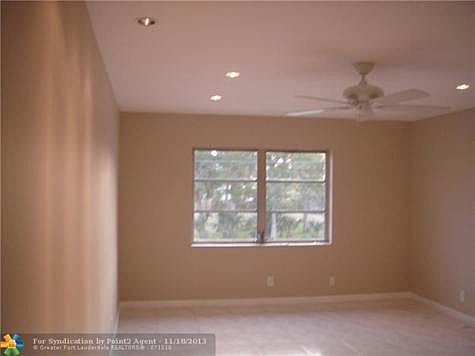 5th image of 1950 N Andrews Ave APT 208