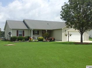 105 Green Lea Ln, New Market, AL 35761