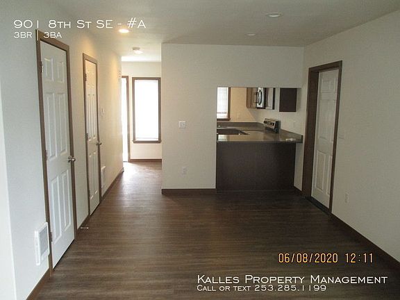 5th image of 901 8th St SE #A