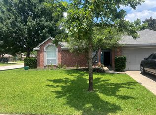 1912 Mill Pond Dr, Grapevine, TX 76051