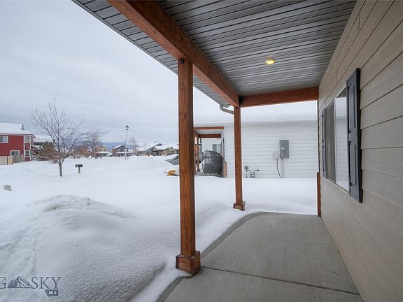 5th image of 902 New York Dr