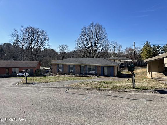 3rd image of 613 Darby Cir