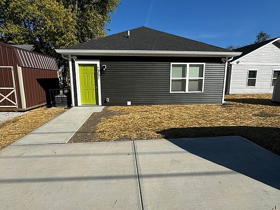 5th image of 2052 N Livingston Ave
