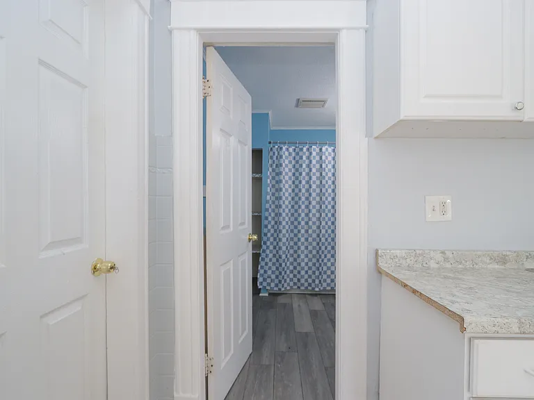 208 Prospect St #2 — Photo 41