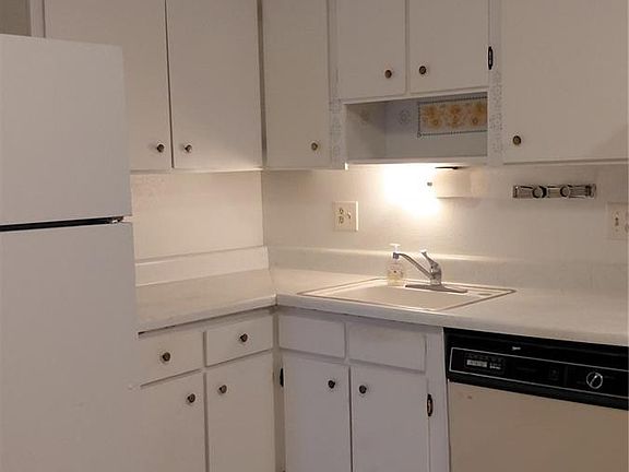 3rd image of 1304 S Parker Road #360