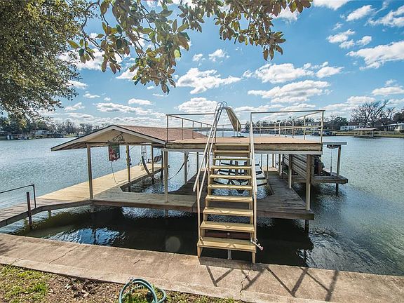 2nd image of 4032 Lands End Ct