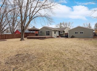 3703 Upper 71st St E, Inver Grove Heights, MN 55076