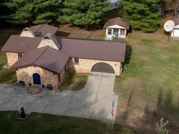 10279 N Finley Lake Ave, Harrison, MI 48625