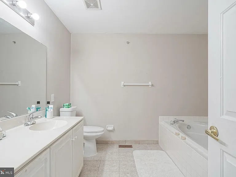 127 Buckingham Way — Photo 11