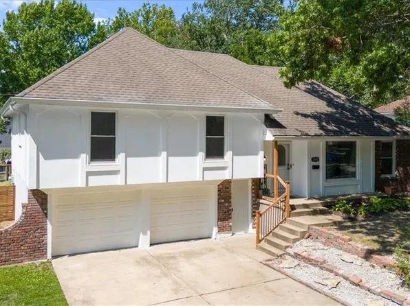 12818 Sycamore St, Grandview, MO 64030