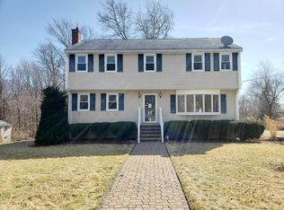 5 Caitlin Dr, Billerica, MA 01821