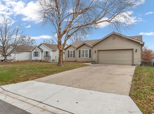 528 Durham Ct, Lawrence, KS 66049