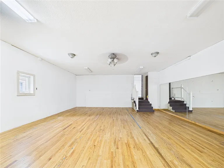40 E Genesee St — Photo 4