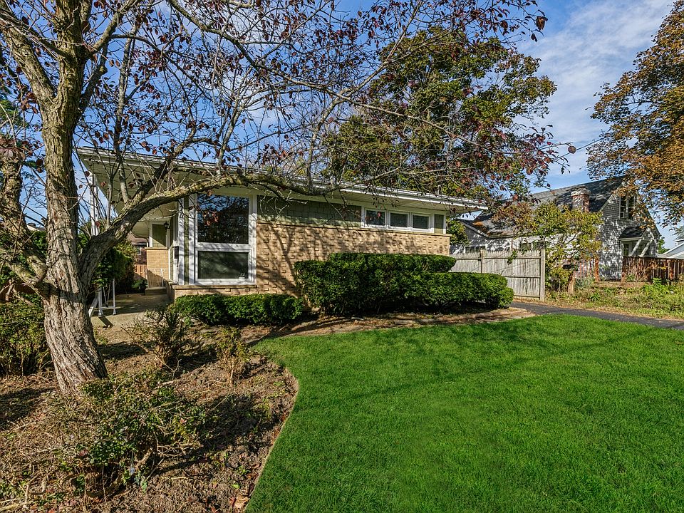 1st image of 376 Brittain Ave