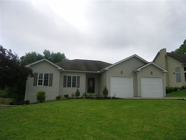 1st image of 16 Bradford Dr