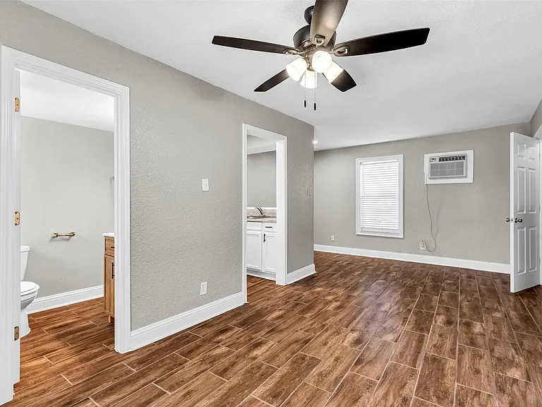 1423 Hawthorne St #4 — Photo 3