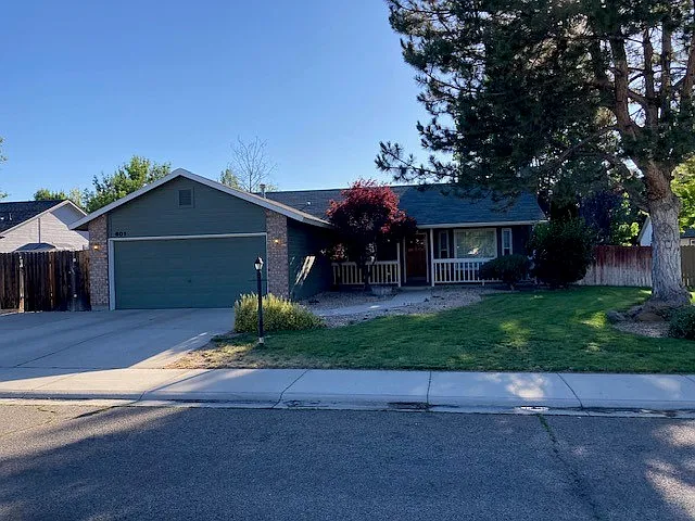 4 bed, 1380 sqft, $1,975 — Photo 3