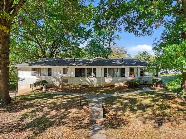 1324-1326 N 64th Dr, Kansas City, KS 66102