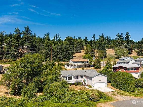 3rd image of 296 Perry Drive