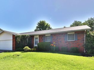 15 Sunfish Dr, Highland, IL 62249