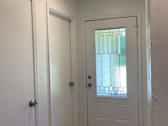 3rd image of 2926 Lake Park Dr