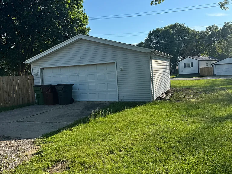 47916 Shelby Rd — Photo 15
