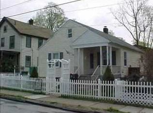 21 Center St, Beacon, NY 12508