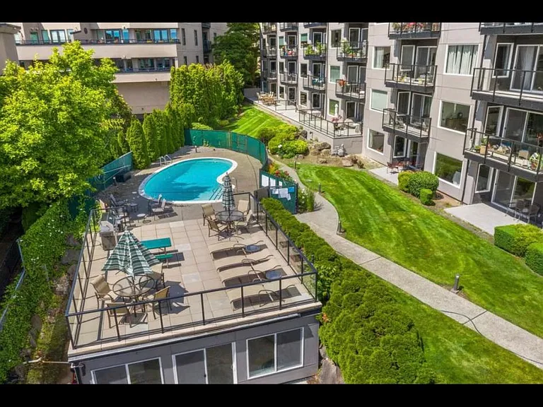 9201 NE Juanita Dr #402 — Photo 7