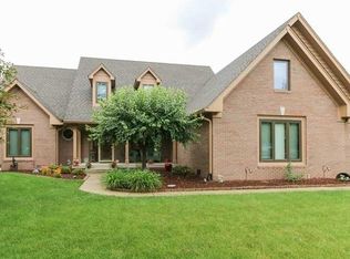 470 Grey Oak Ln, Greenwood, IN 46142